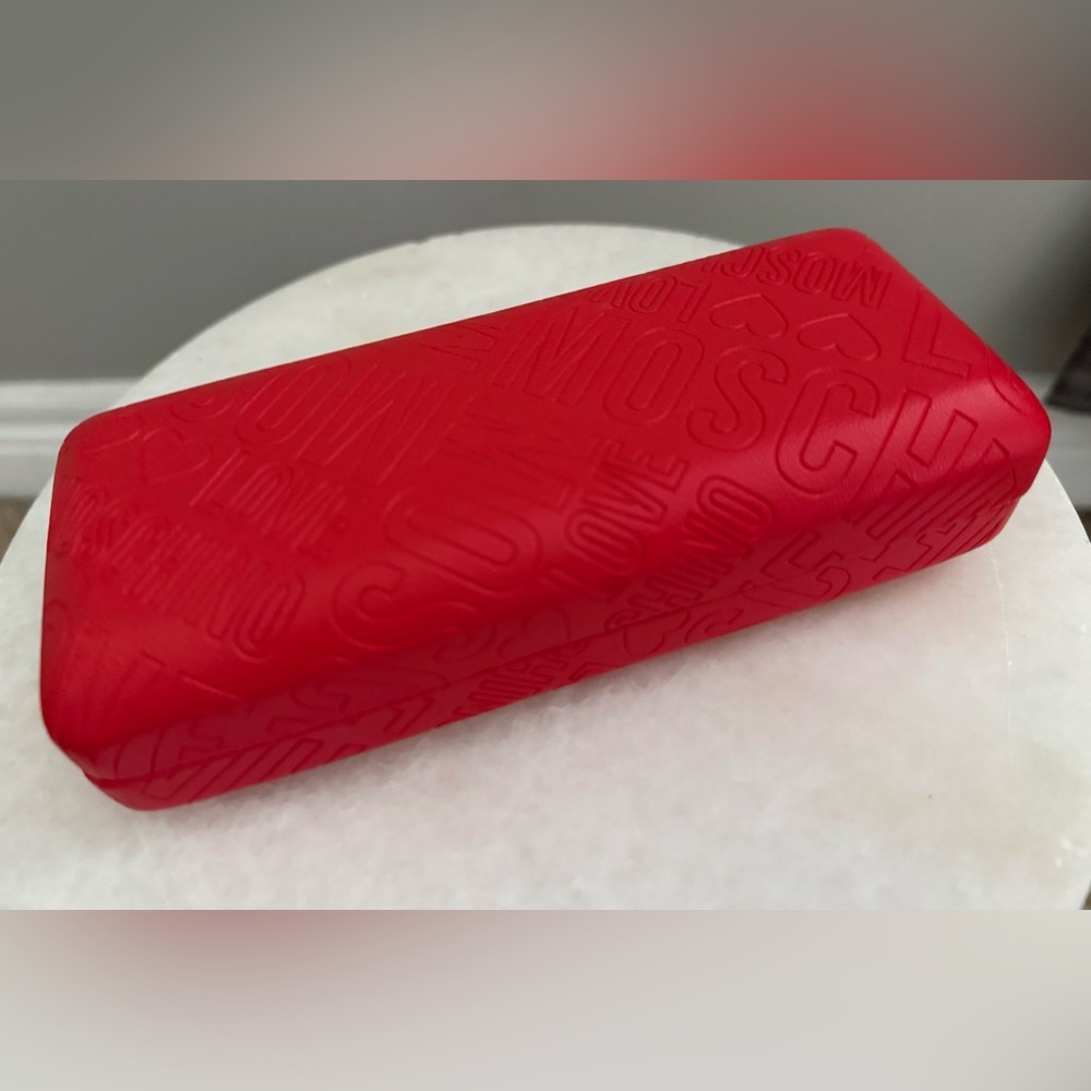 Red Love Moschino sunglasses case